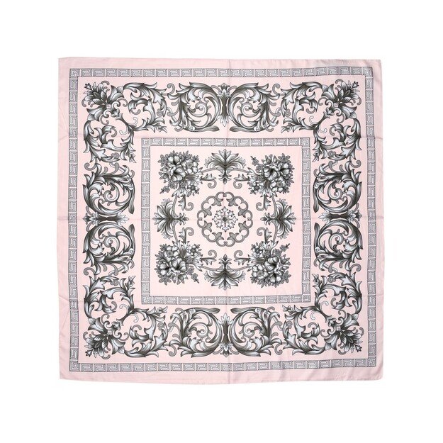 Pastelinė skarelė 2