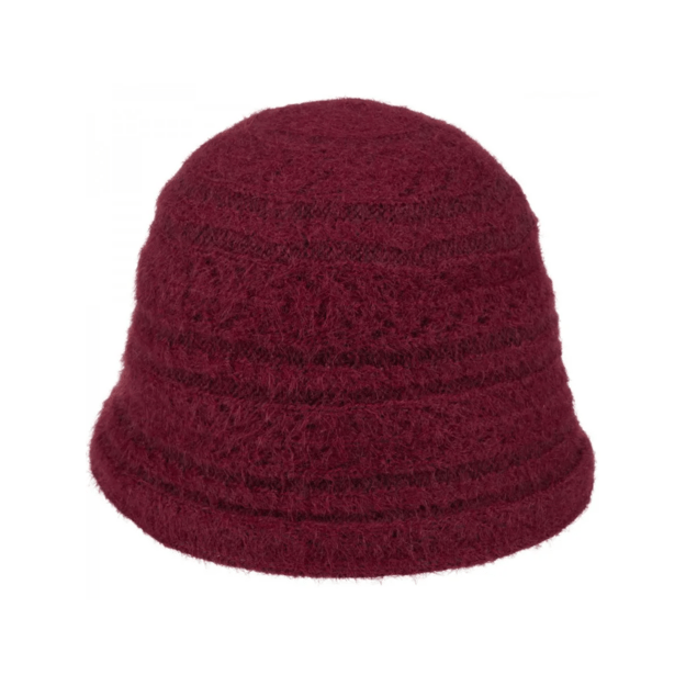 Raudona moteriška skrybėlė žiemai